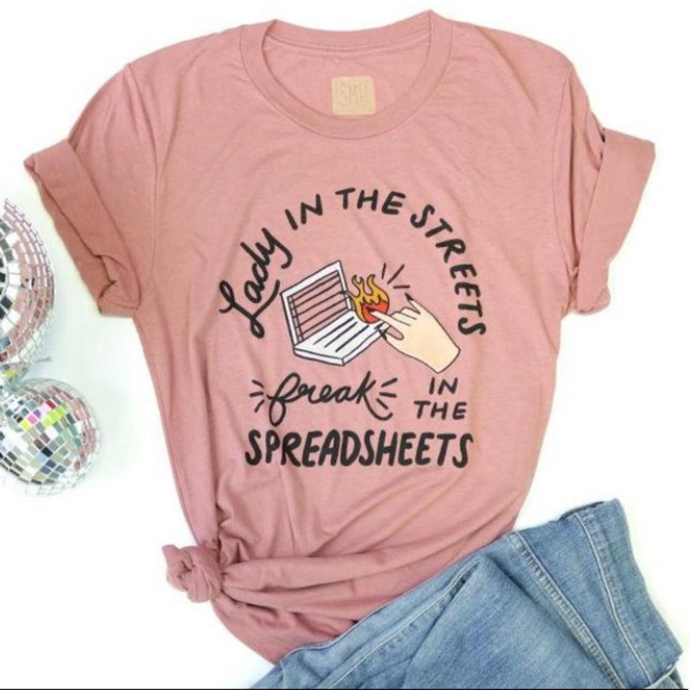 Peach pink t shirt